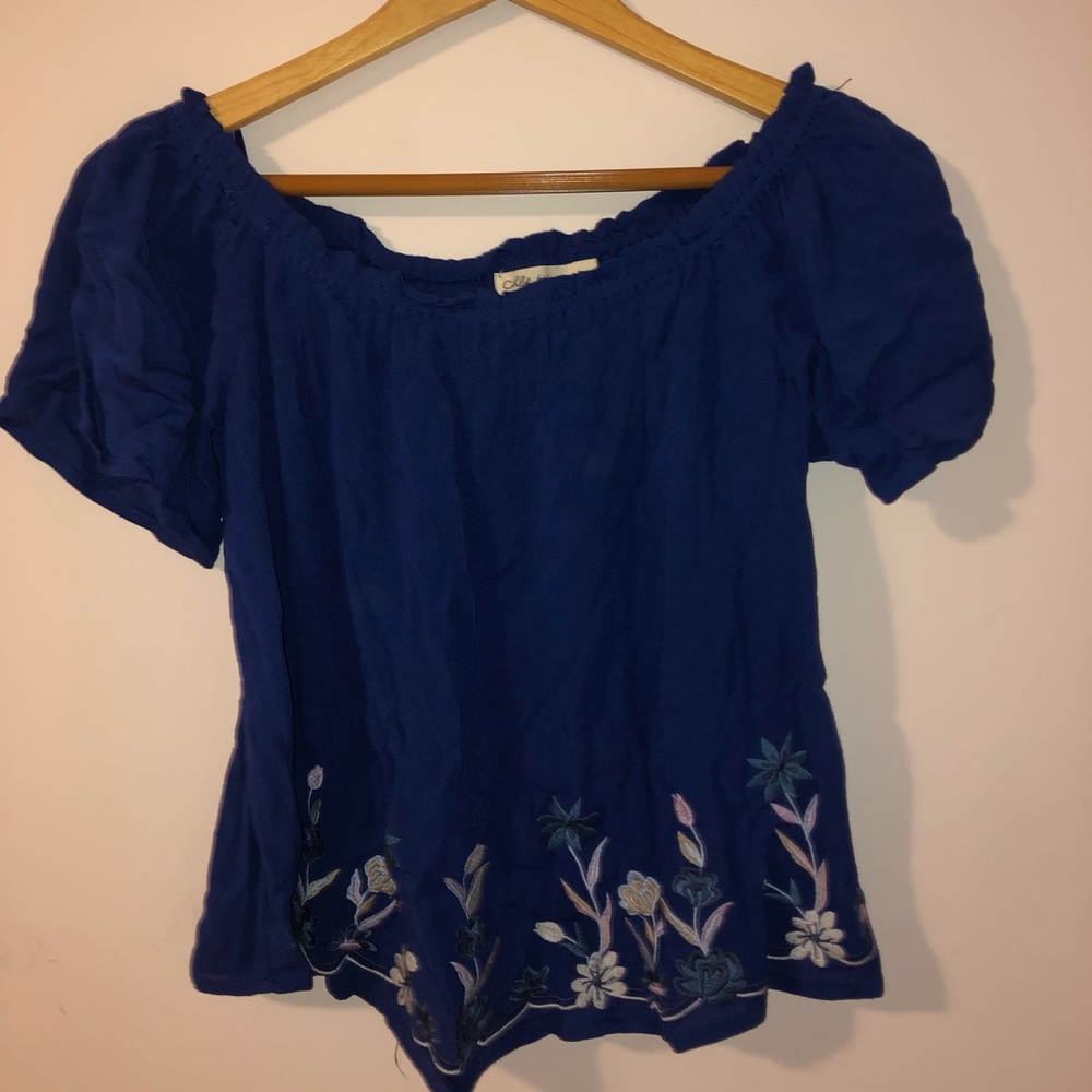 OFF THE SHOULDER TOP